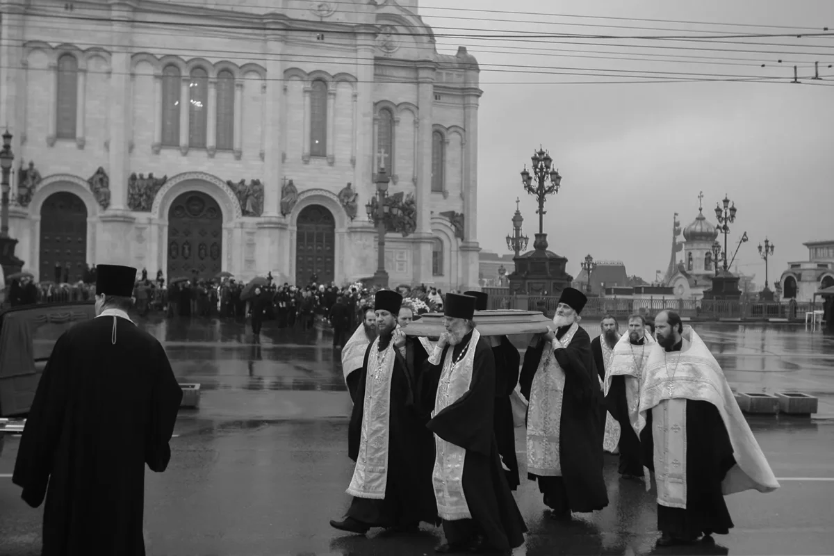 The coffin being carried out of the Cathedral of Christ the Saviour.