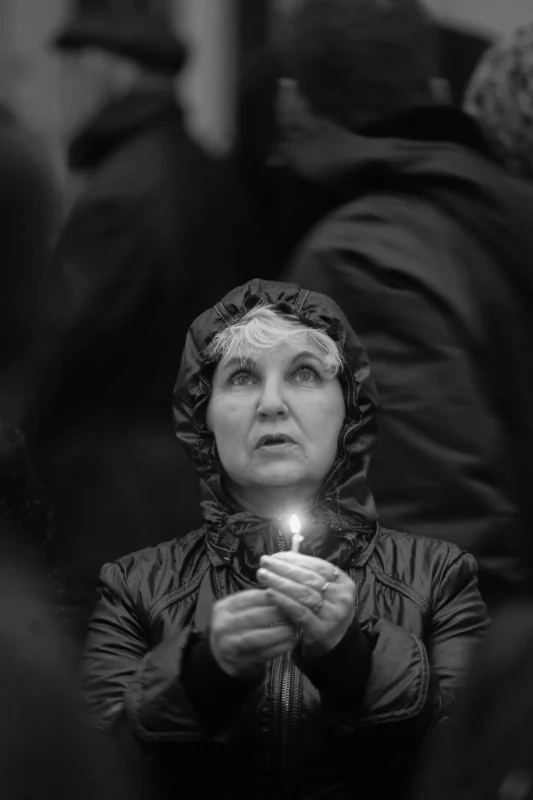 The entrance to the burial at the Epiphany Cathedral (Yelokhovo) was closed to the faithful, who remained outside.
